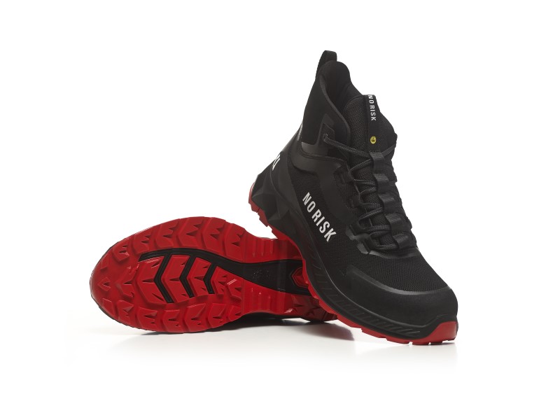 No Risk X-treme Mid Black Red 1057.10 S3L 5 / 6